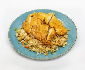  Knuspriges Hühnchen mit gebratenem Reis